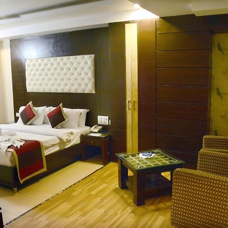 Hotel Palmdale Zirakpur Zewnętrze zdjęcie