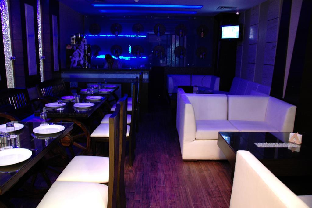 Hotel Palmdale Zirakpur Zewnętrze zdjęcie