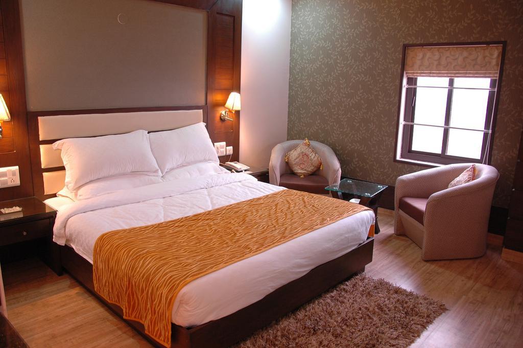 Hotel Palmdale Zirakpur Zewnętrze zdjęcie