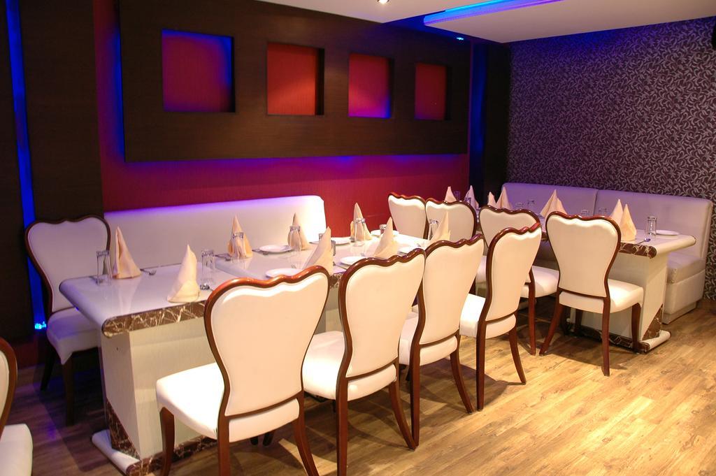 Hotel Palmdale Zirakpur Zewnętrze zdjęcie