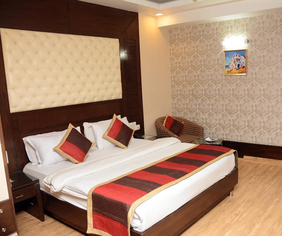 Hotel Palmdale Zirakpur Pokój zdjęcie