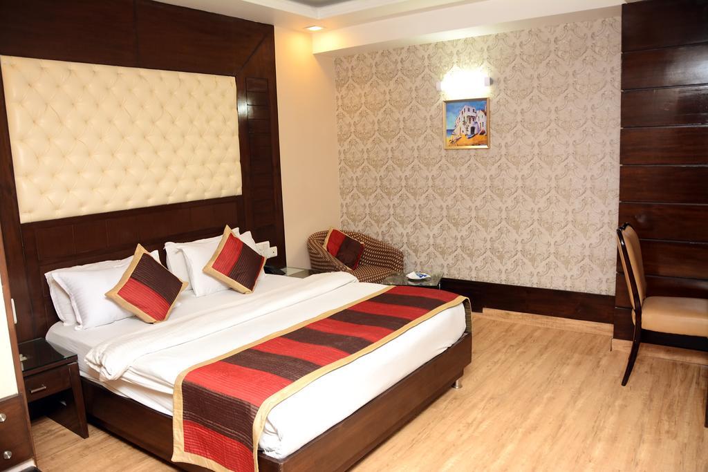 Hotel Palmdale Zirakpur Pokój zdjęcie