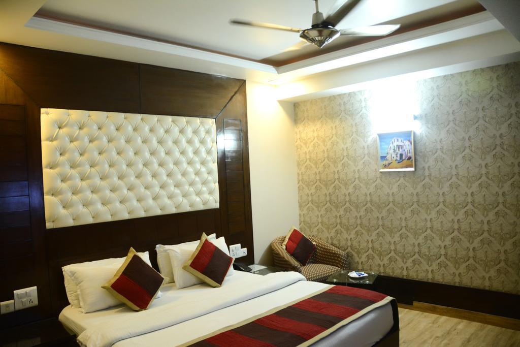 Hotel Palmdale Zirakpur Pokój zdjęcie