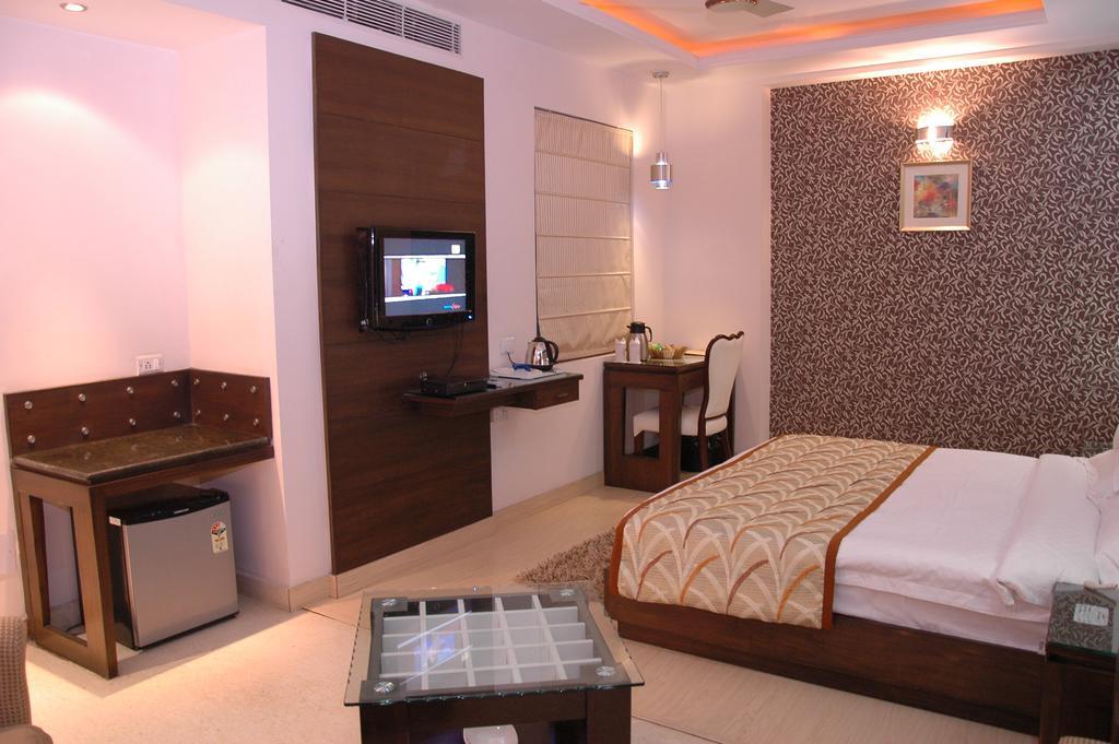 Hotel Palmdale Zirakpur Pokój zdjęcie