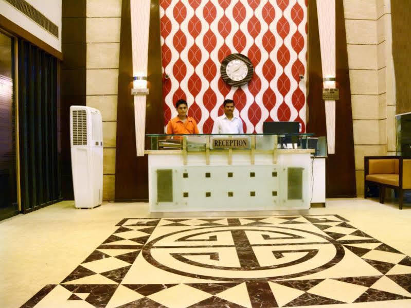 Hotel Palmdale Zirakpur Zewnętrze zdjęcie